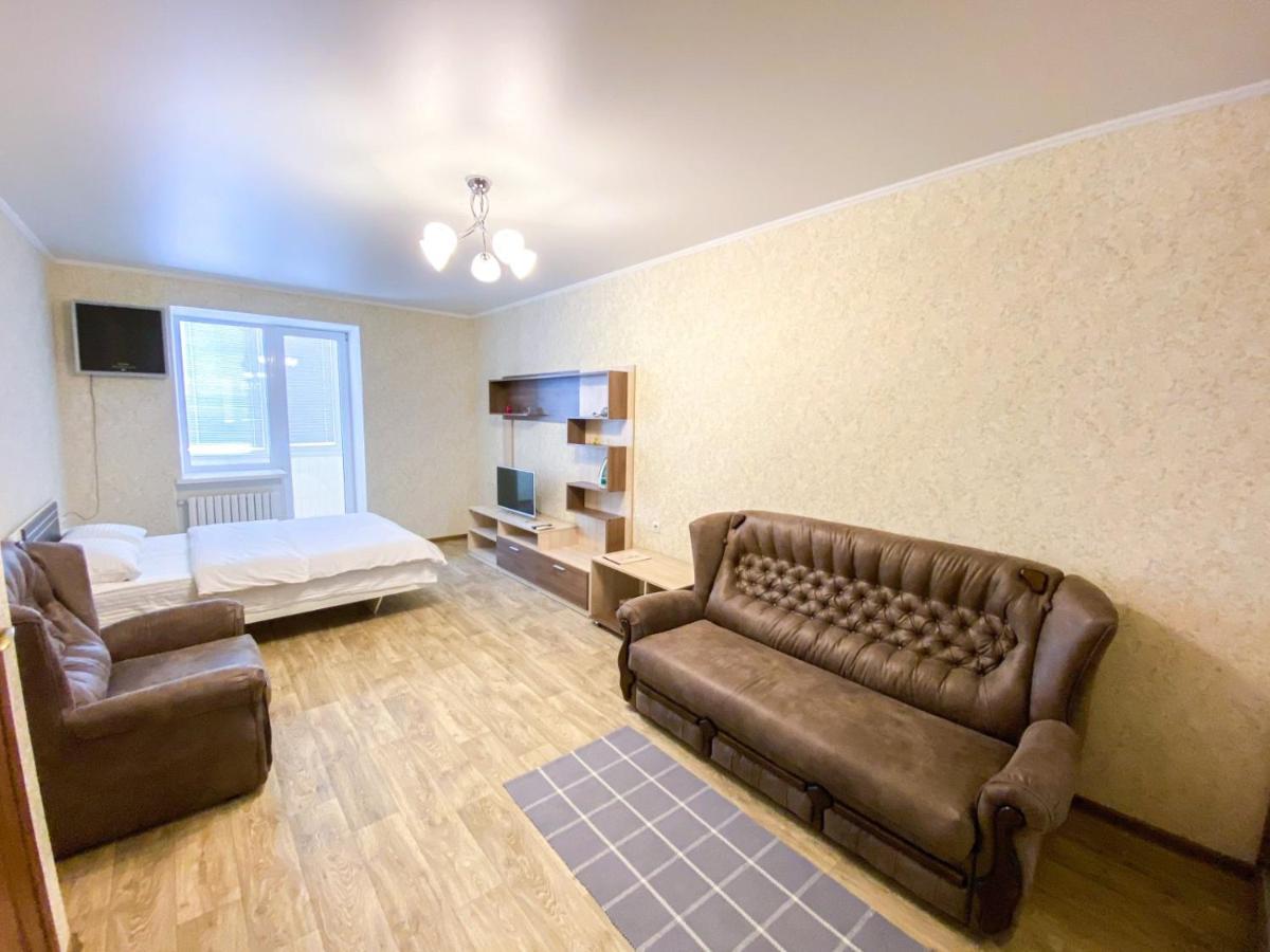 Apartpoltava: Spacious In Poltava's Heart Apartment *