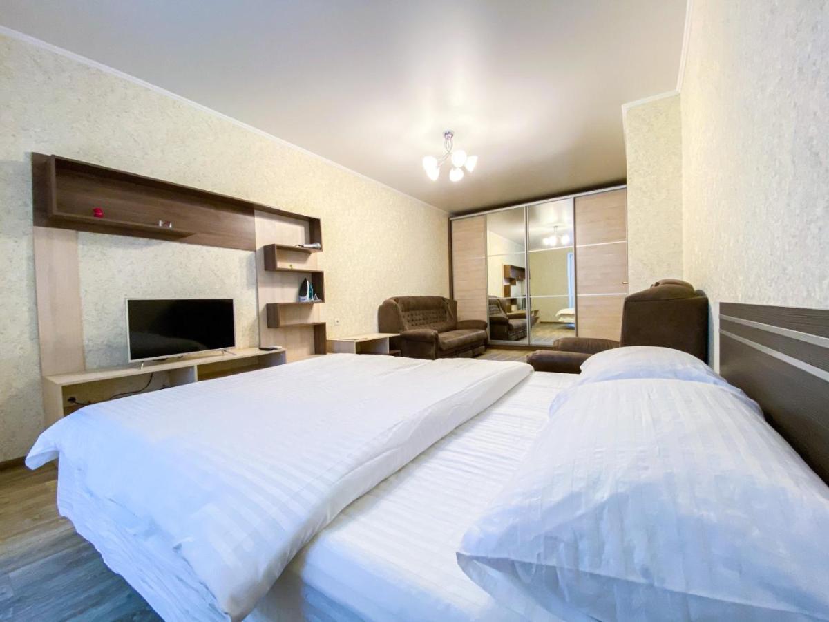 Apartpoltava: Spacious In Poltava's Heart Apartment